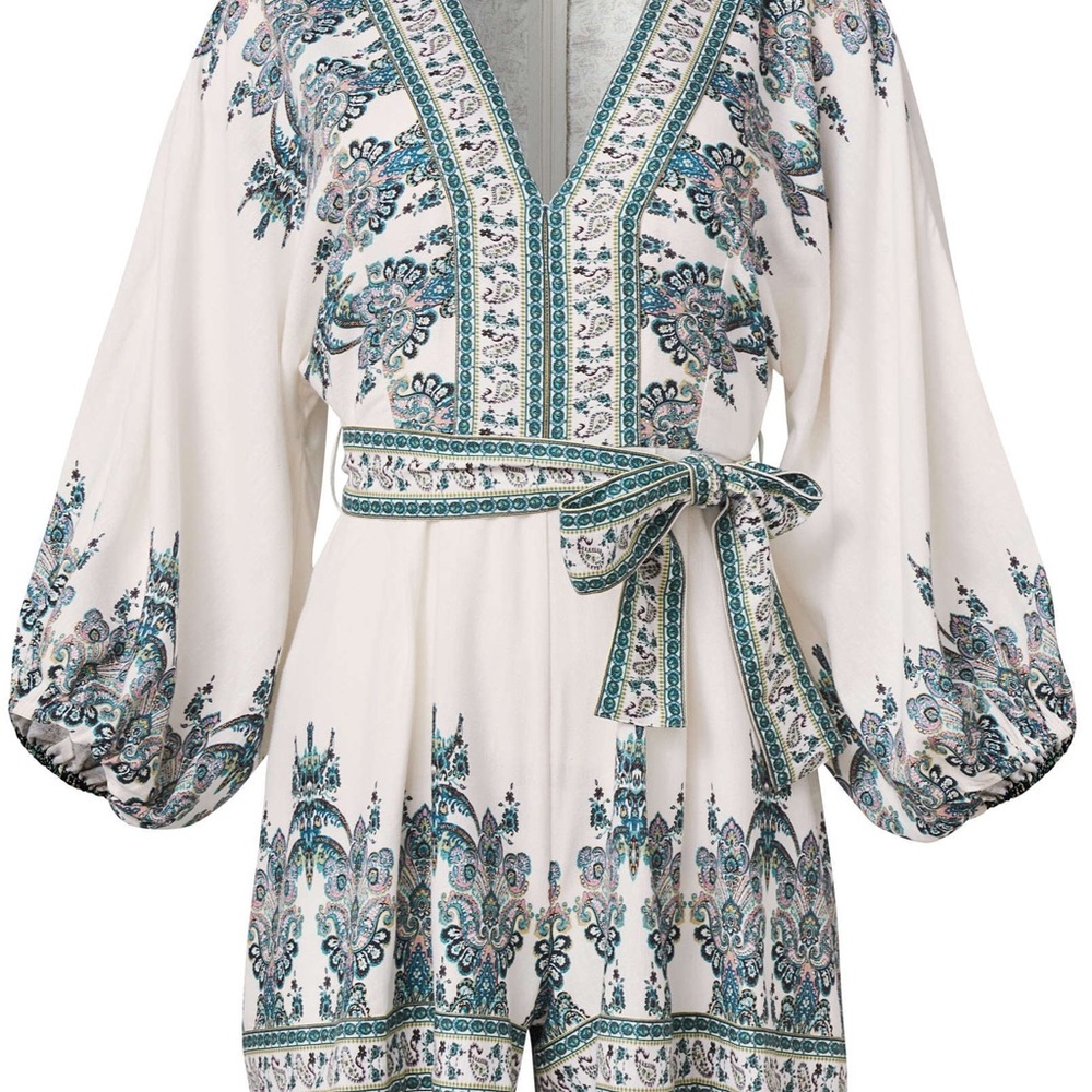 NWOT Venus Women’s White Floral Print Romper - Picture 6 of 8